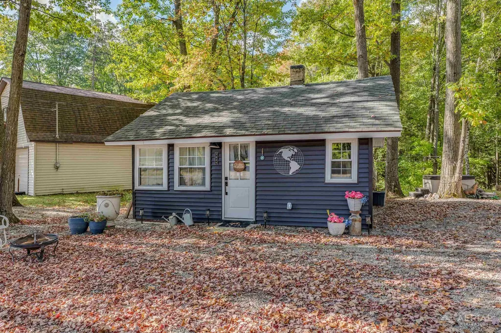 7924 Campbell Plainfield Township MI 48739