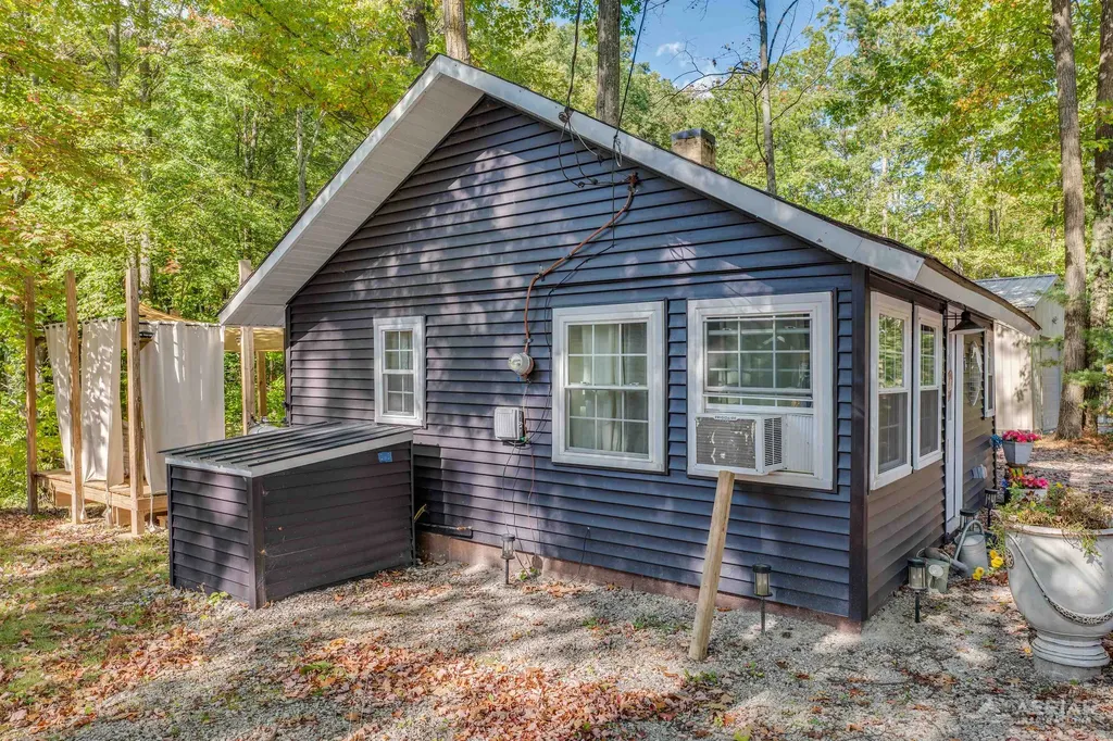 7924 Campbell Plainfield Township MI 48739