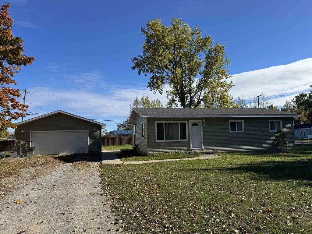 909 Farnsworth Oscoda Charter Township MI 48750