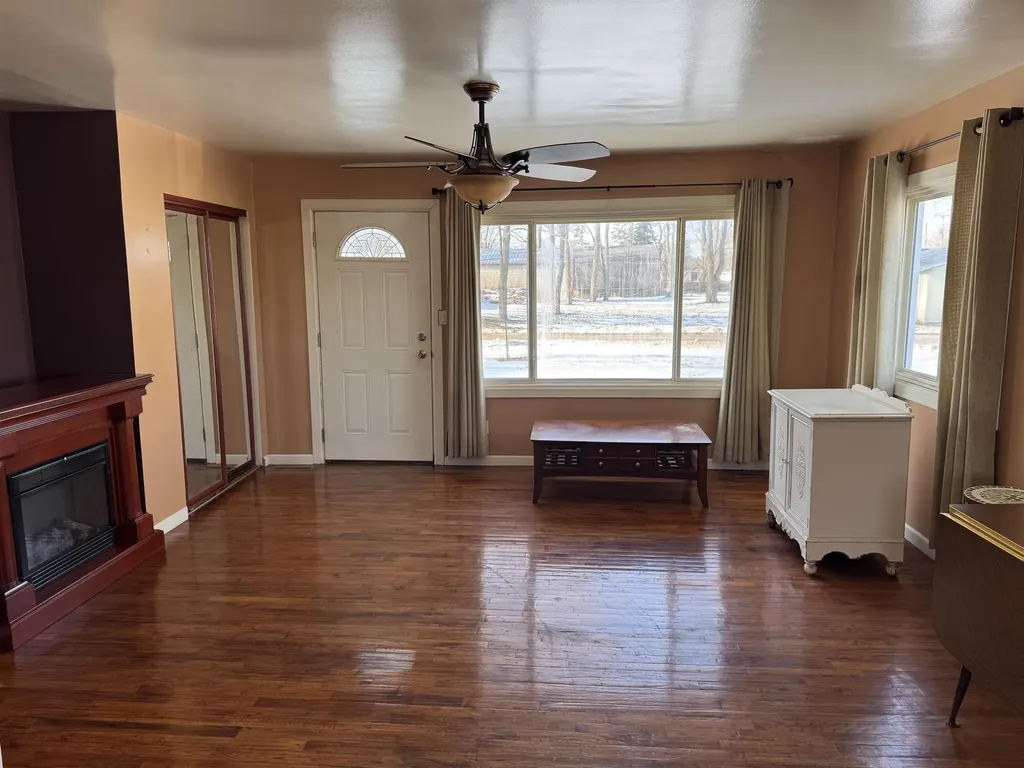 909 Farnsworth Oscoda Charter Township MI 48750