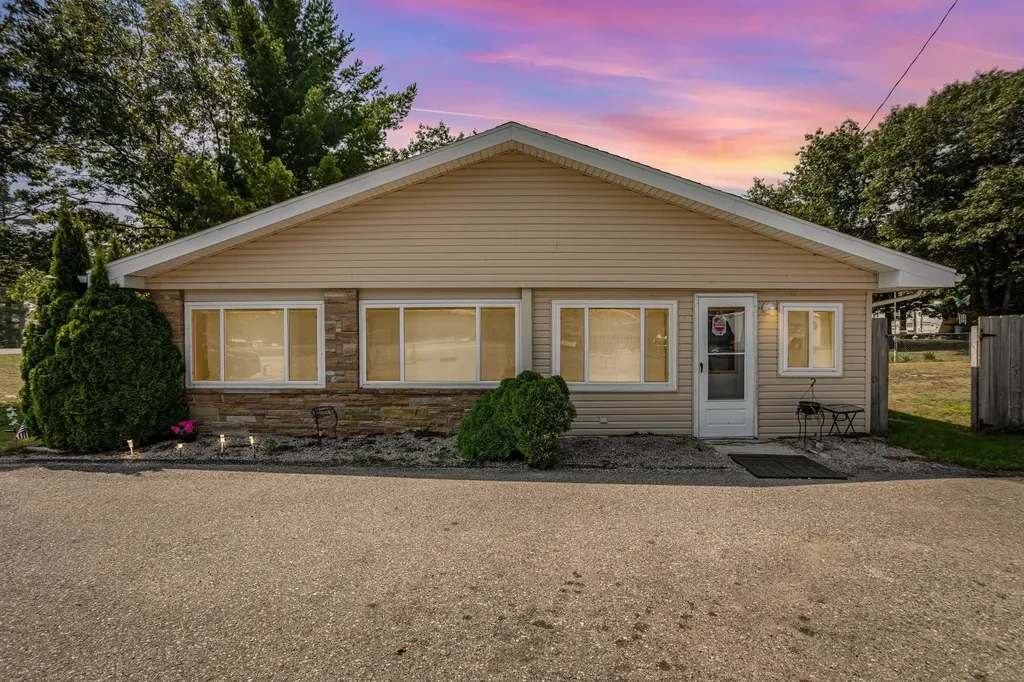3497 N Us-23 Au Sable Charter Township MI 48750