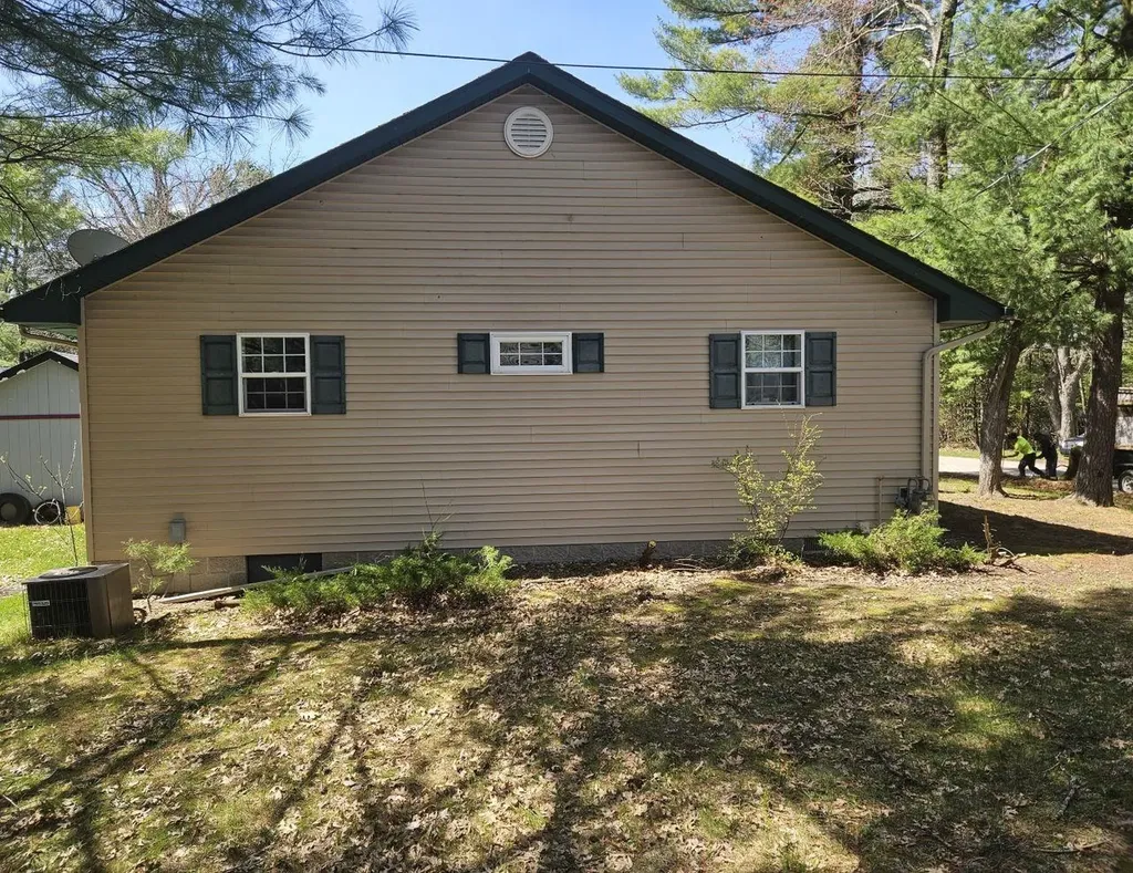 301 S 6th Street Higgins Township MI 48653