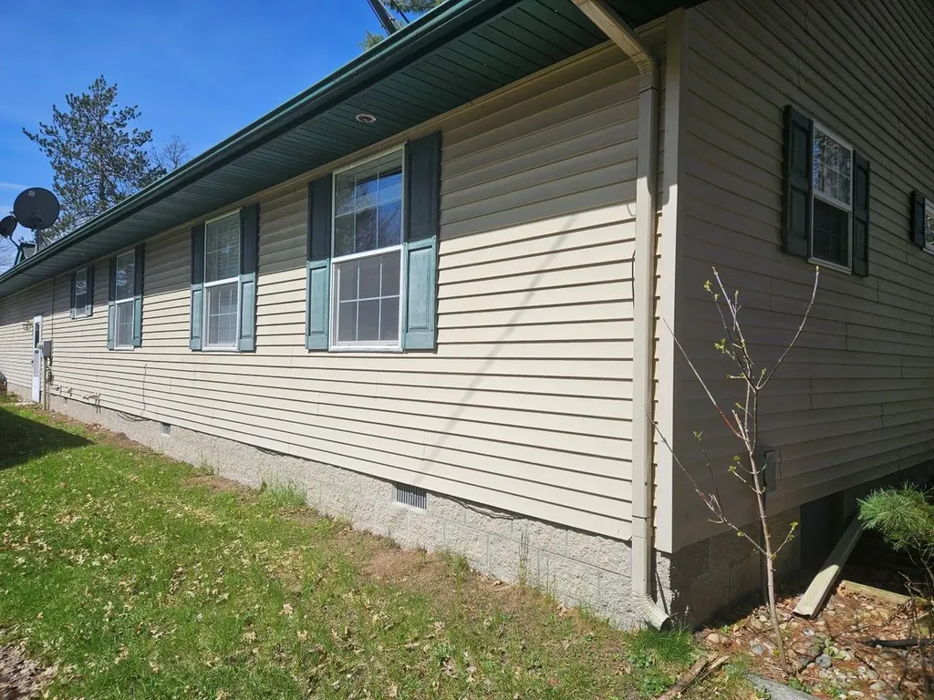 301 S 6th Street Higgins Township MI 48653