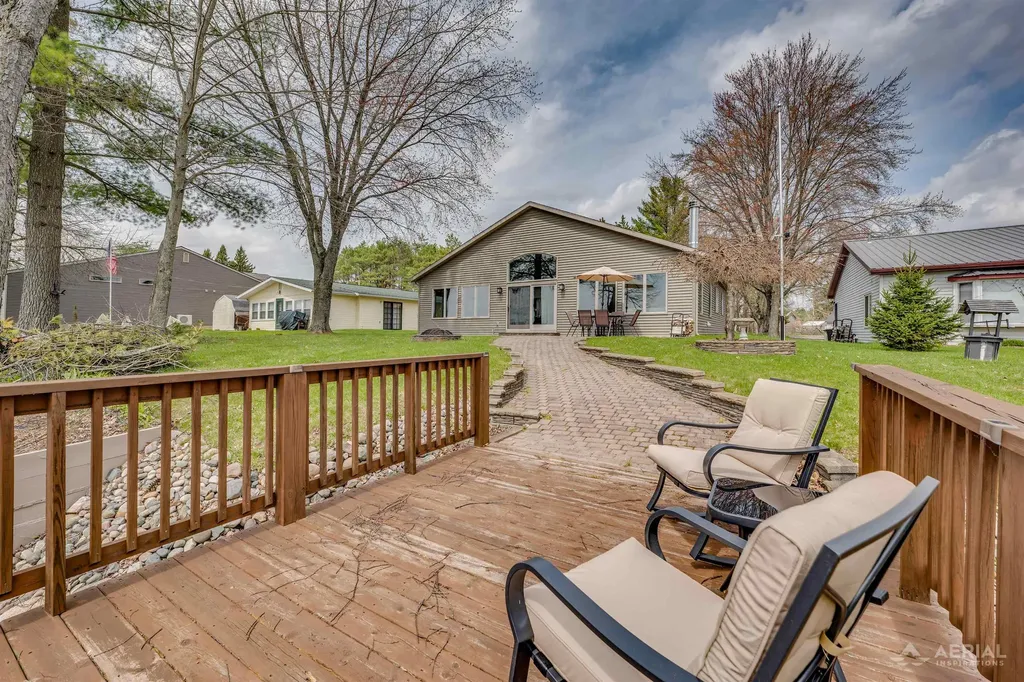 2896 E Lake Drive Cumming Township MI 48635