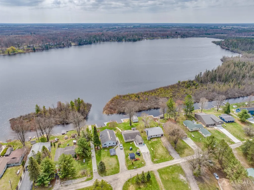 2896 E Lake Drive Cumming Township MI 48635