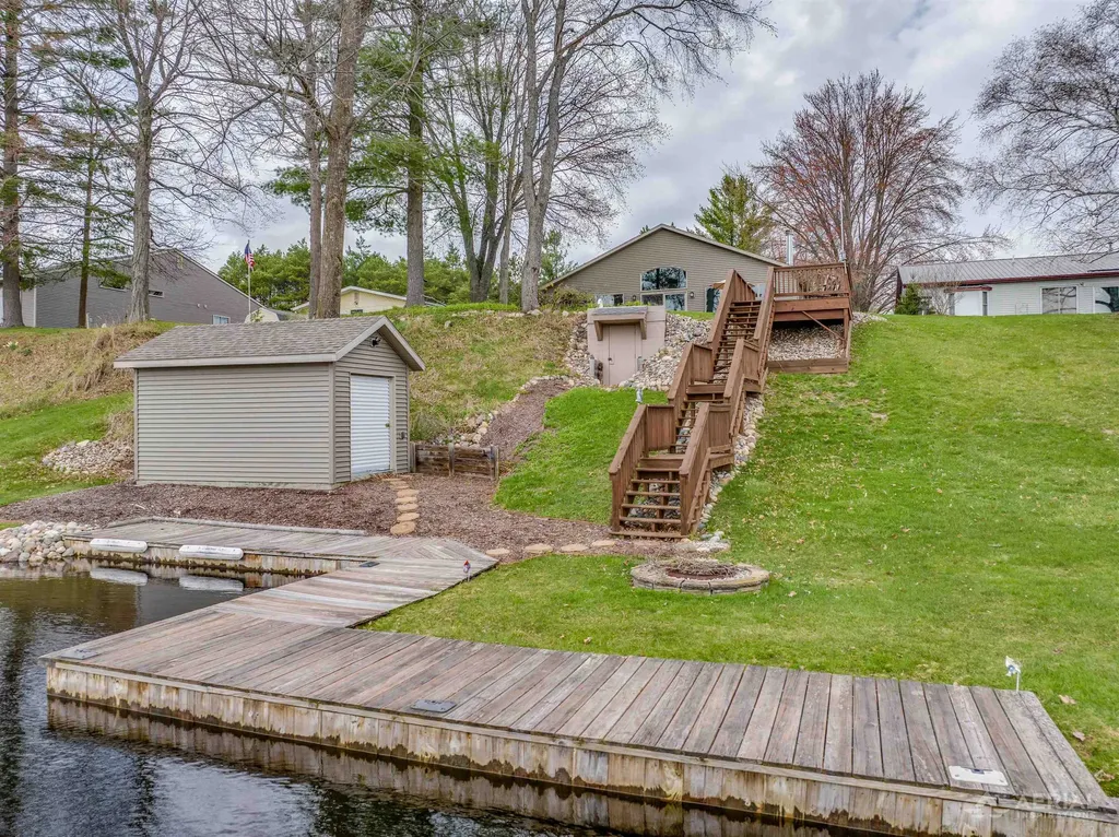 2896 E Lake Drive Cumming Township MI 48635