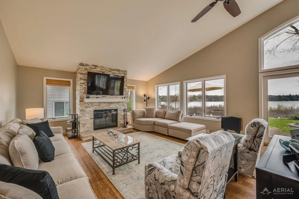 2896 E Lake Drive Cumming Township MI 48635