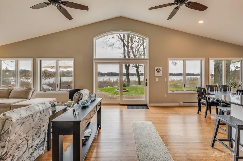 2896 E Lake Drive Cumming Township MI 48635