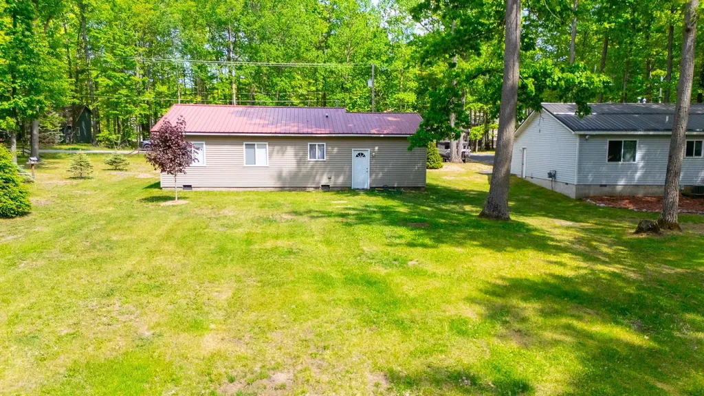 408 Kirkshire Avenue Markey Township MI 48653