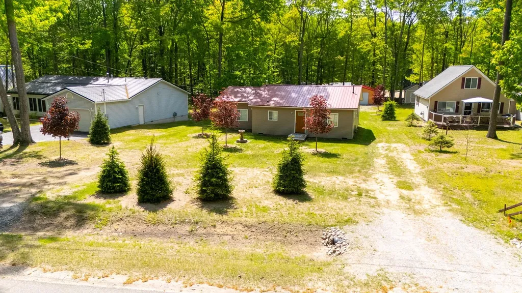 408 Kirkshire Avenue Markey Township MI 48653