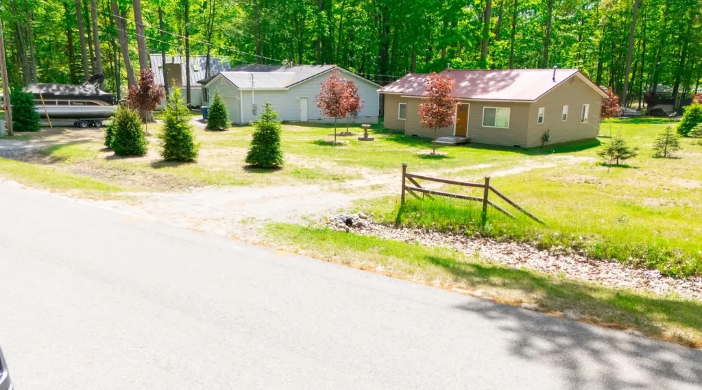 408 Kirkshire Avenue Markey Township MI 48653