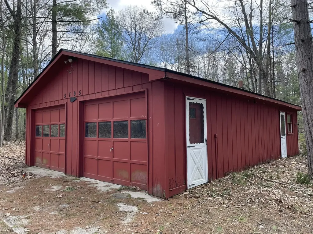 5795 N M-33 Rose Township MI 48654