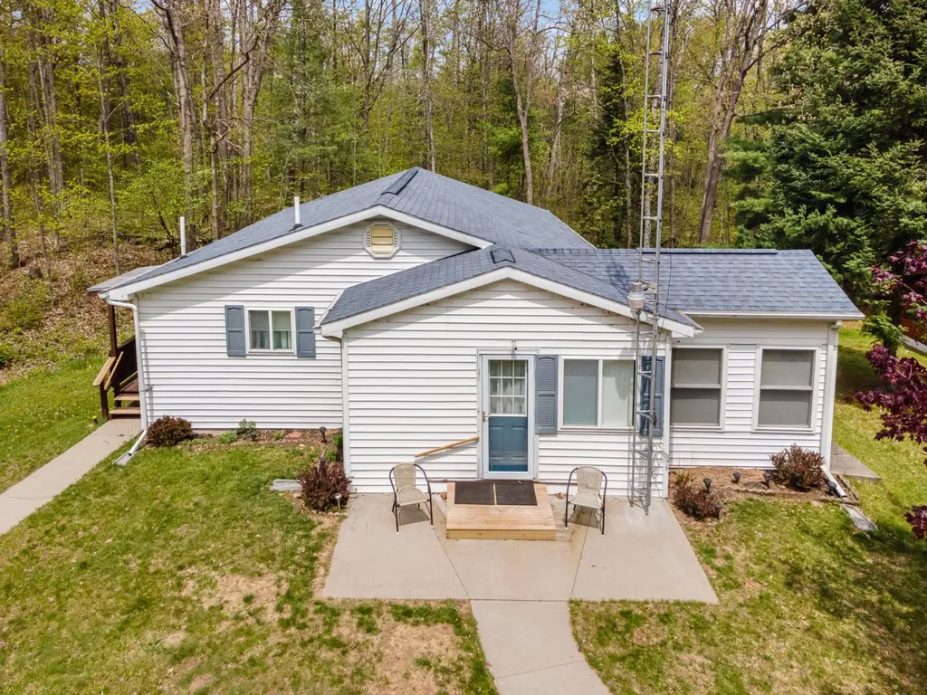 6924 Leslie Street Plainfield Township MI 48739