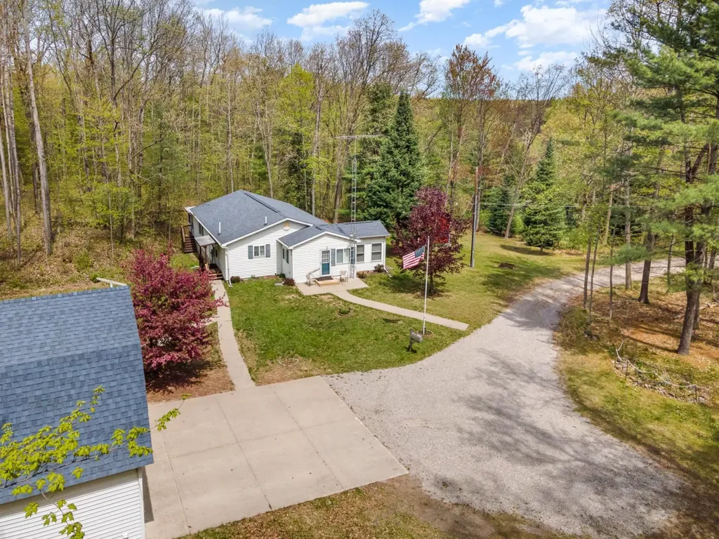 6924 Leslie Street Plainfield Township MI 48739