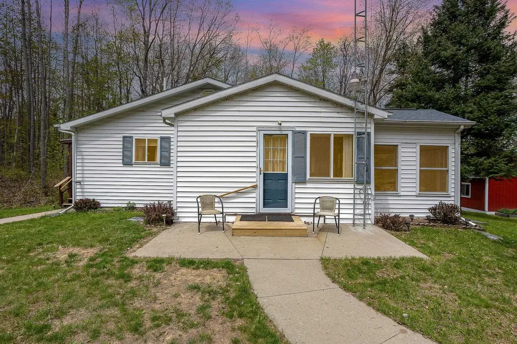 6924 Leslie Street Plainfield Township MI 48739