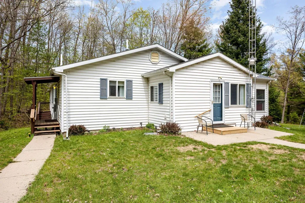 6924 Leslie Street Plainfield Township MI 48739