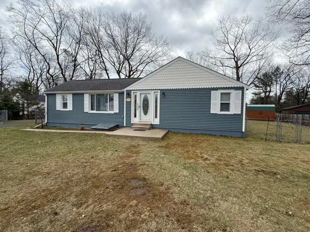 5772 Oak Street Oscoda Charter Township MI 48750