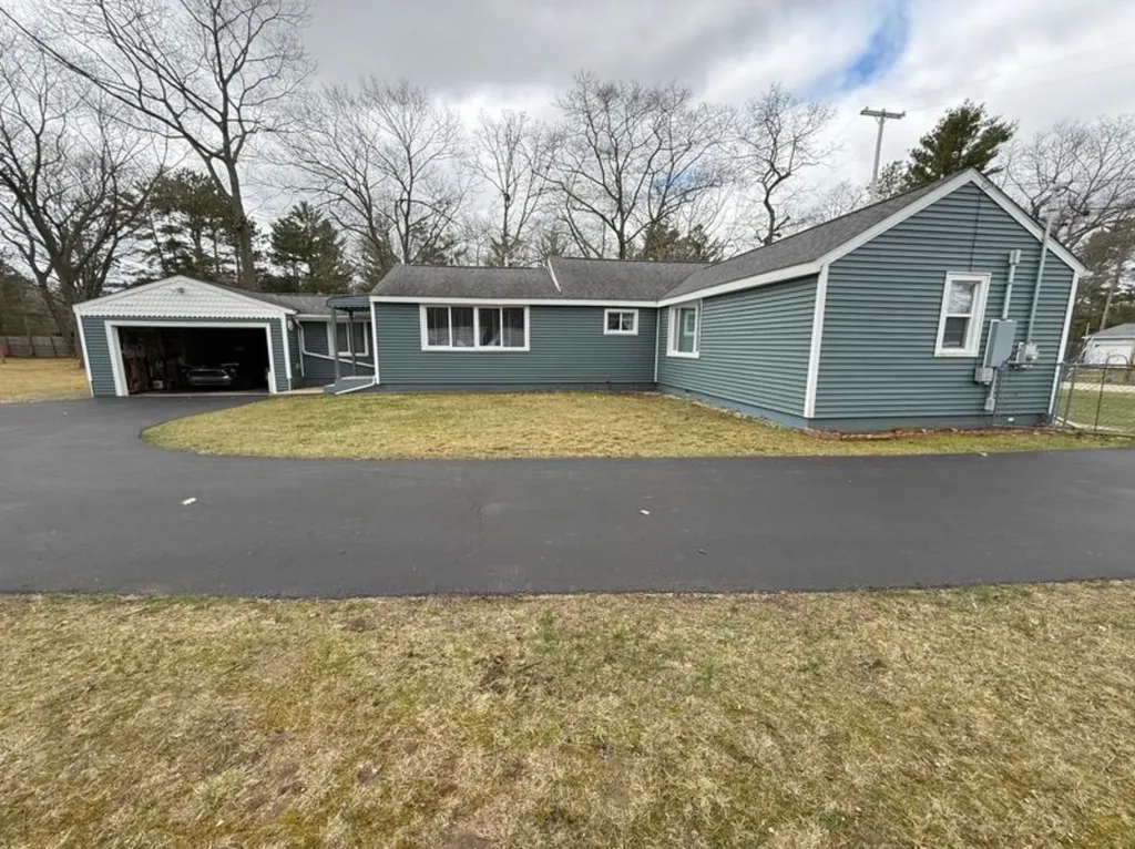 5772 Oak Street Oscoda Charter Township MI 48750