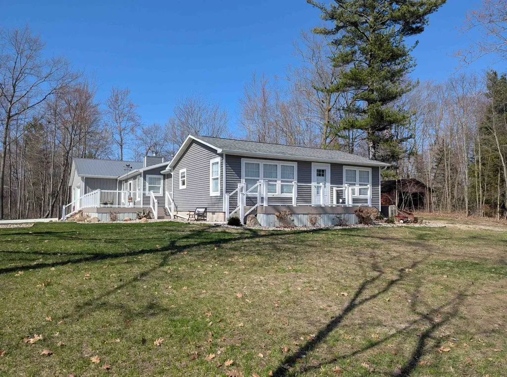 4275 E Michigan Avenue Sims Township MI 48703
