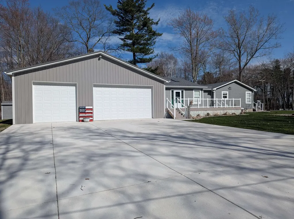 4275 E Michigan Avenue Sims Township MI 48703