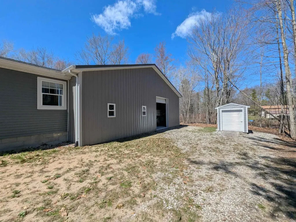 4275 E Michigan Avenue Sims Township MI 48703