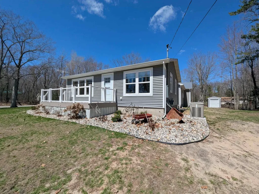 4275 E Michigan Avenue Sims Township MI 48703