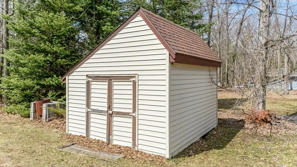 6992 Larry Street Plainfield Township MI 48739