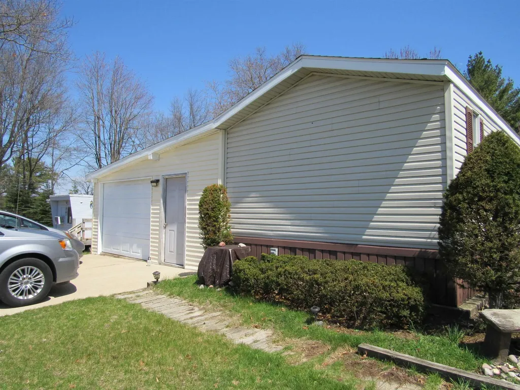2143 Ruth Street Baldwin Township MI 48730
