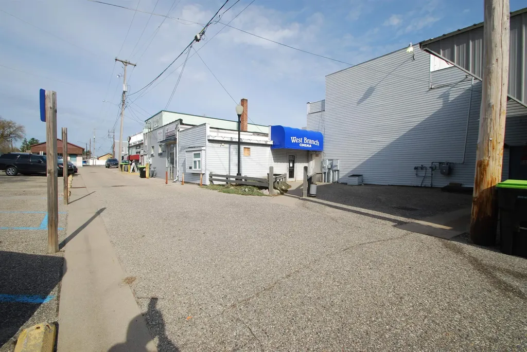210 W Houghton Avenue West Branch Township MI 48661