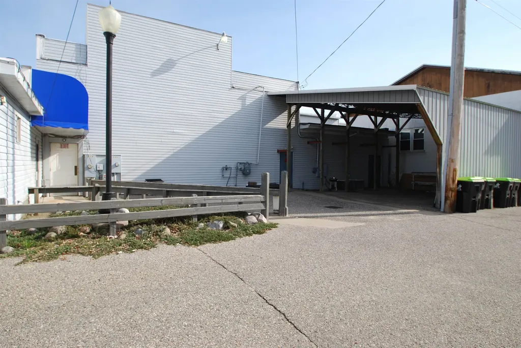 210 W Houghton Avenue West Branch Township MI 48661