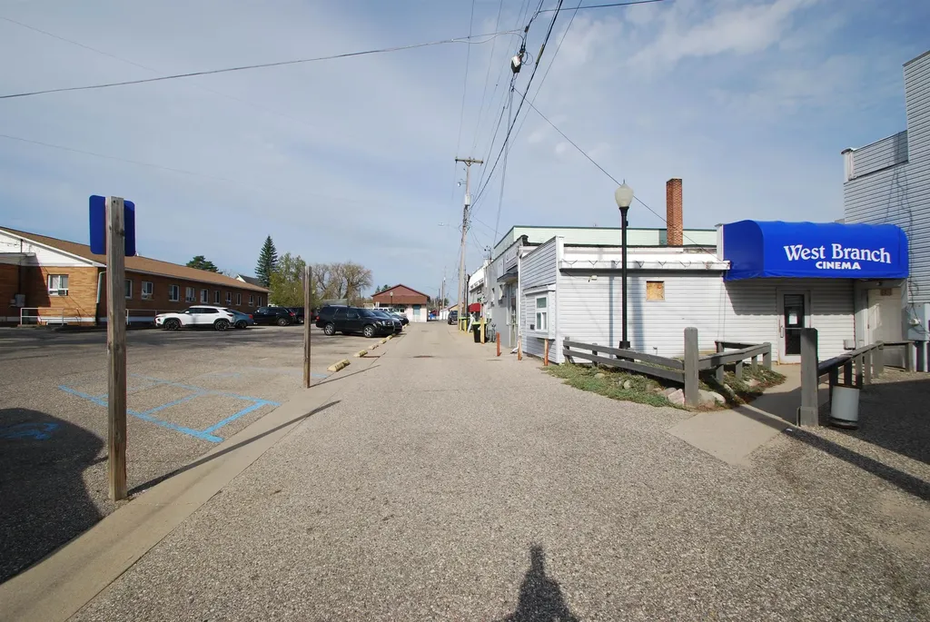 210 W Houghton Avenue West Branch Township MI 48661