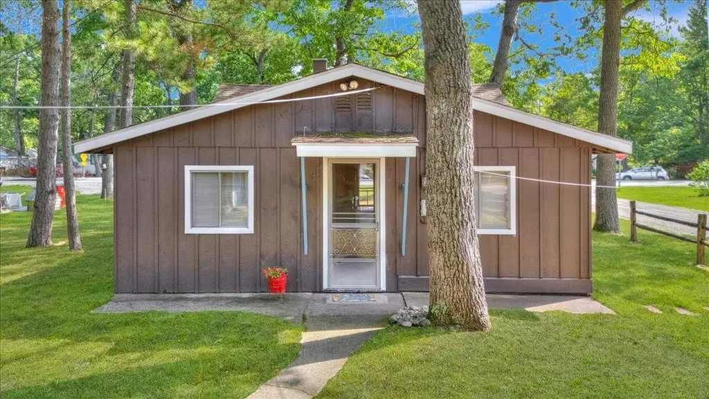 1333 N Sand Lake Road Grant Township MI 48748