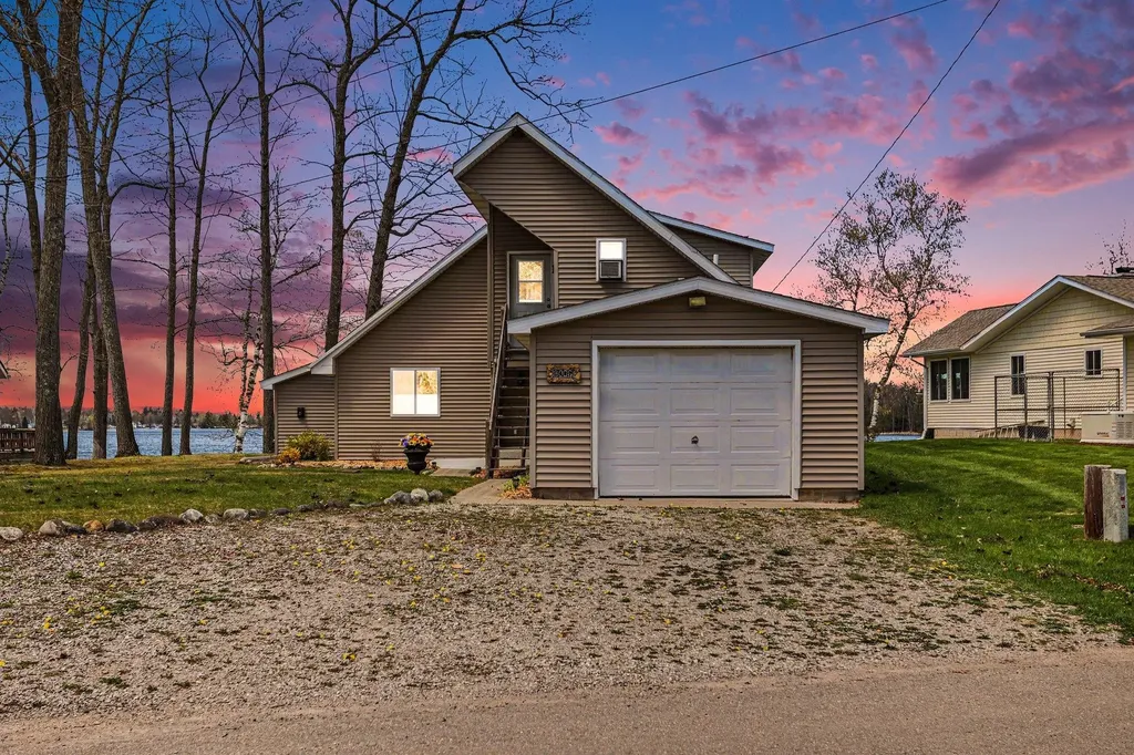 8006 Lakeside Boulevard Plainfield Township MI 48739