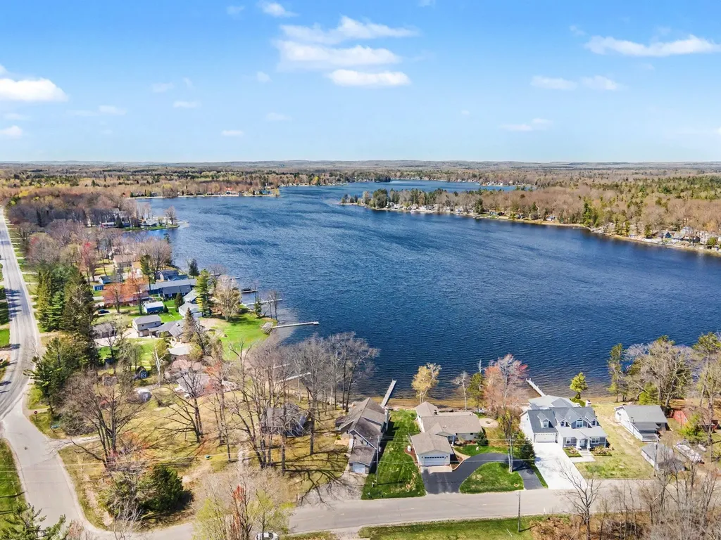8006 Lakeside Boulevard Plainfield Township MI 48739