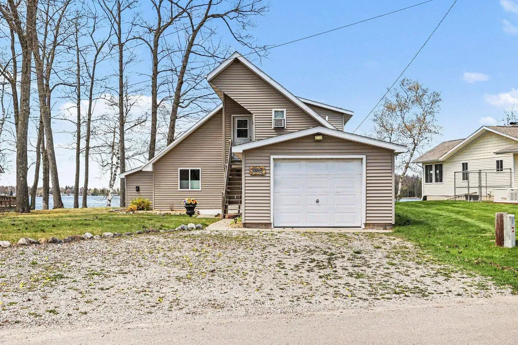 8006 Lakeside Boulevard Plainfield Township MI 48739