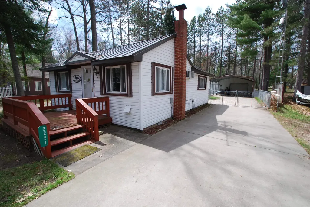 2221 Buhlman Drive Foster Township MI 48661