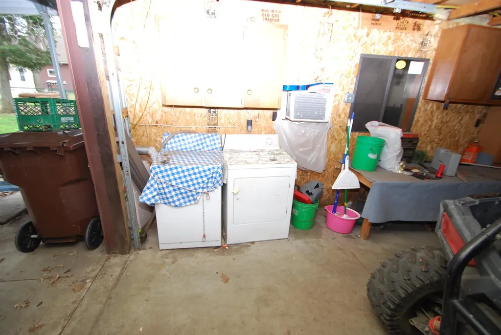 2221 Buhlman Drive Foster Township MI 48661
