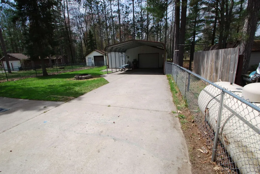 2221 Buhlman Drive Foster Township MI 48661