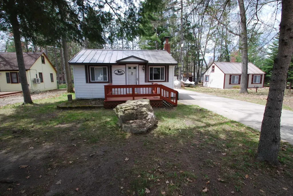 2221 Buhlman Drive Foster Township MI 48661