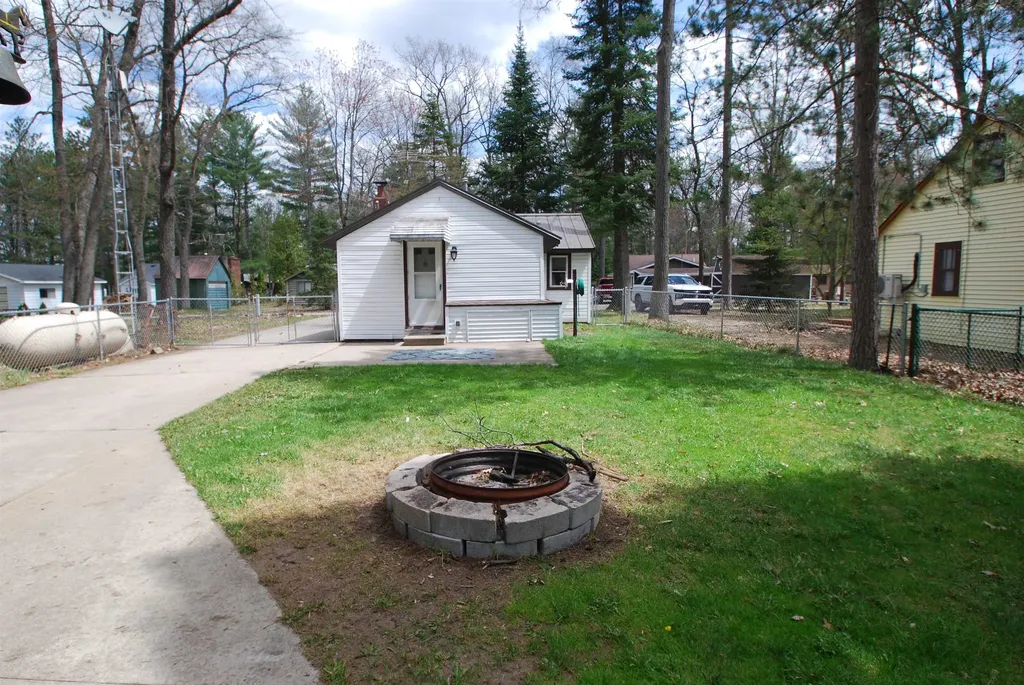 2221 Buhlman Drive Foster Township MI 48661