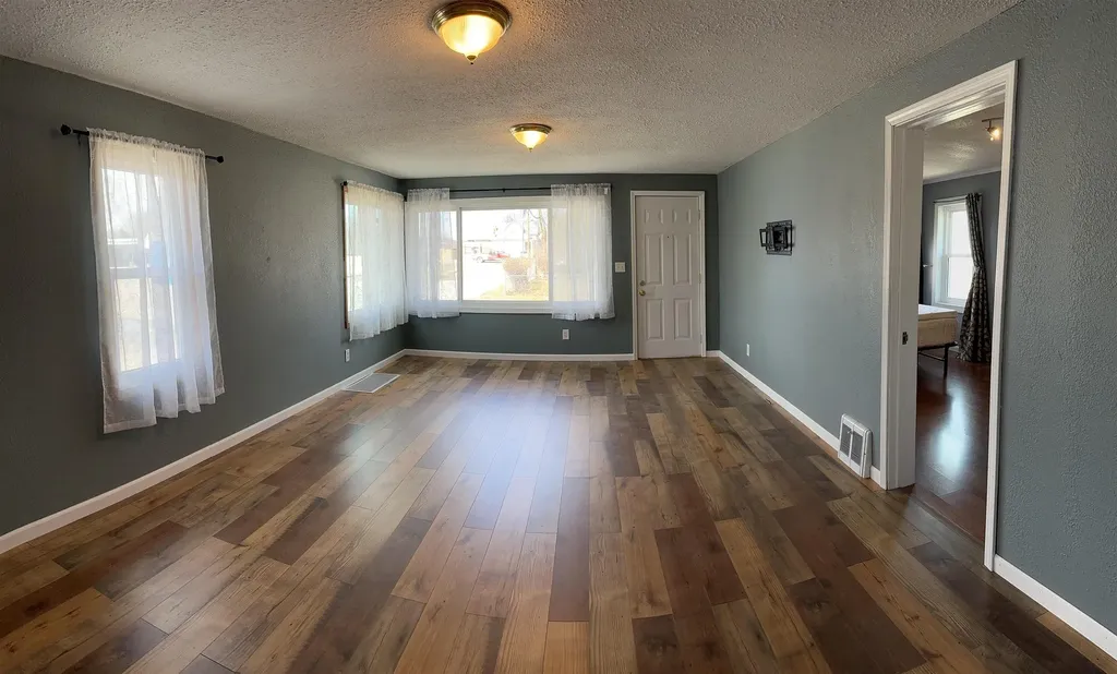 413 W 4th Street Pinconning Township MI 48650