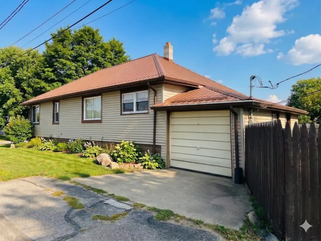 413 W 4th Street Pinconning Township MI 48650