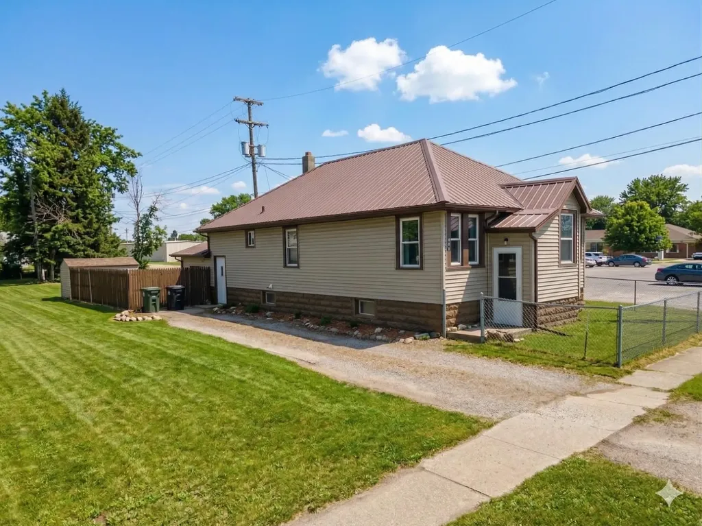 413 W 4th Street Pinconning Township MI 48650