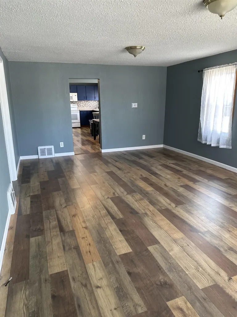 413 W 4th Street Pinconning Township MI 48650