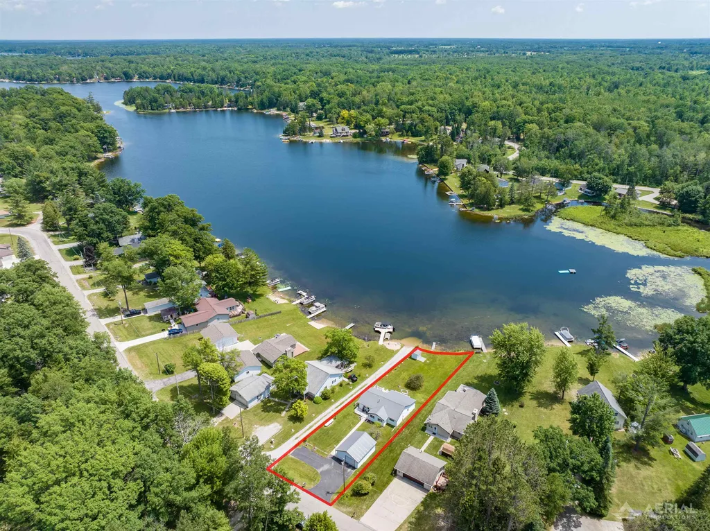 8483 Lakeview Plainfield Township MI 48739