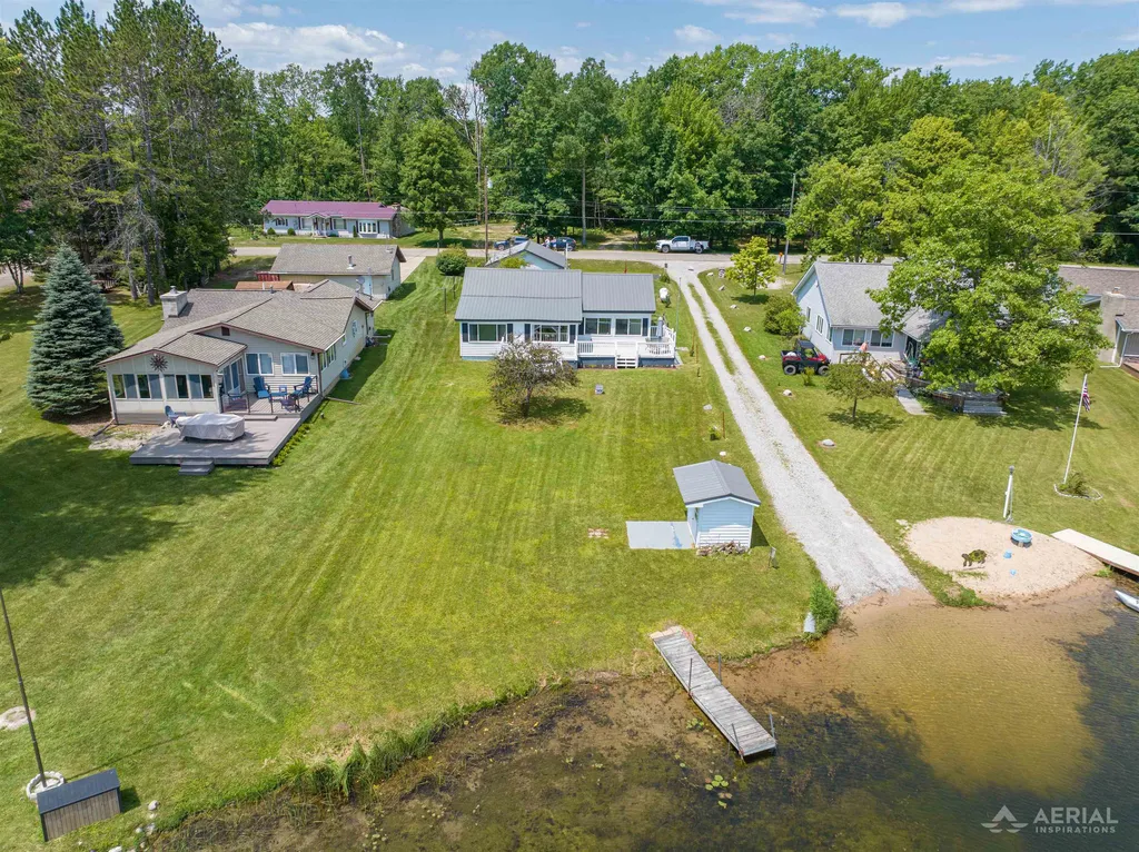 8483 Lakeview Plainfield Township MI 48739