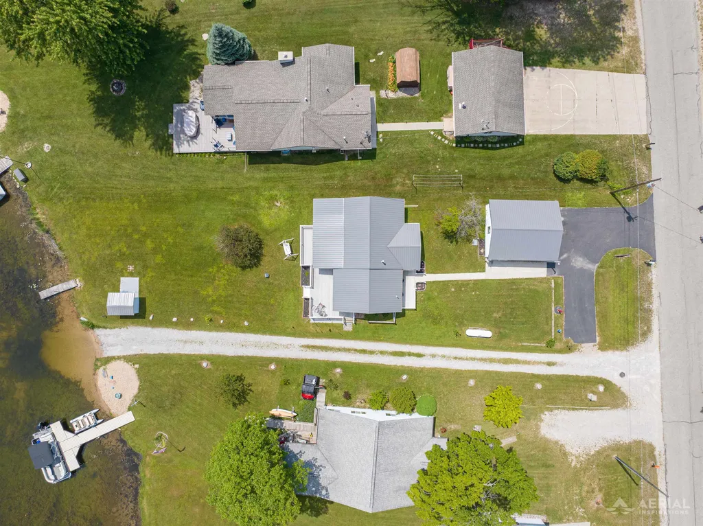 8483 Lakeview Plainfield Township MI 48739