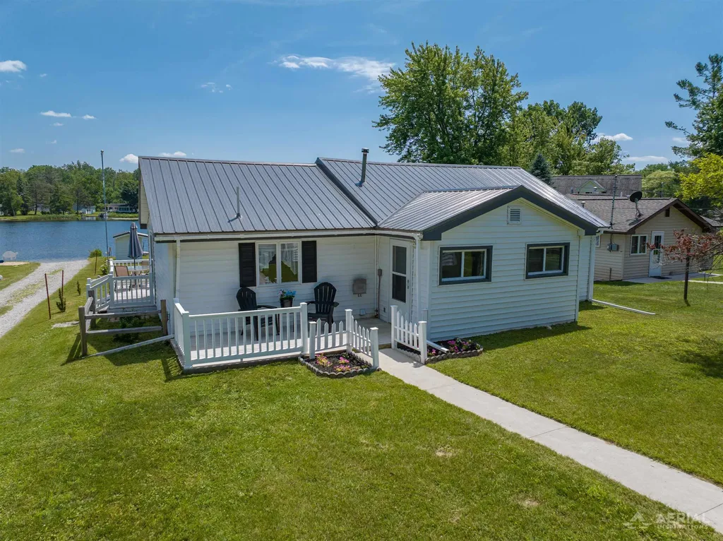 8483 Lakeview Plainfield Township MI 48739