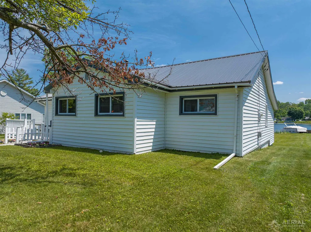 8483 Lakeview Plainfield Township MI 48739