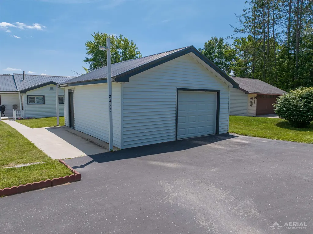 8483 Lakeview Plainfield Township MI 48739
